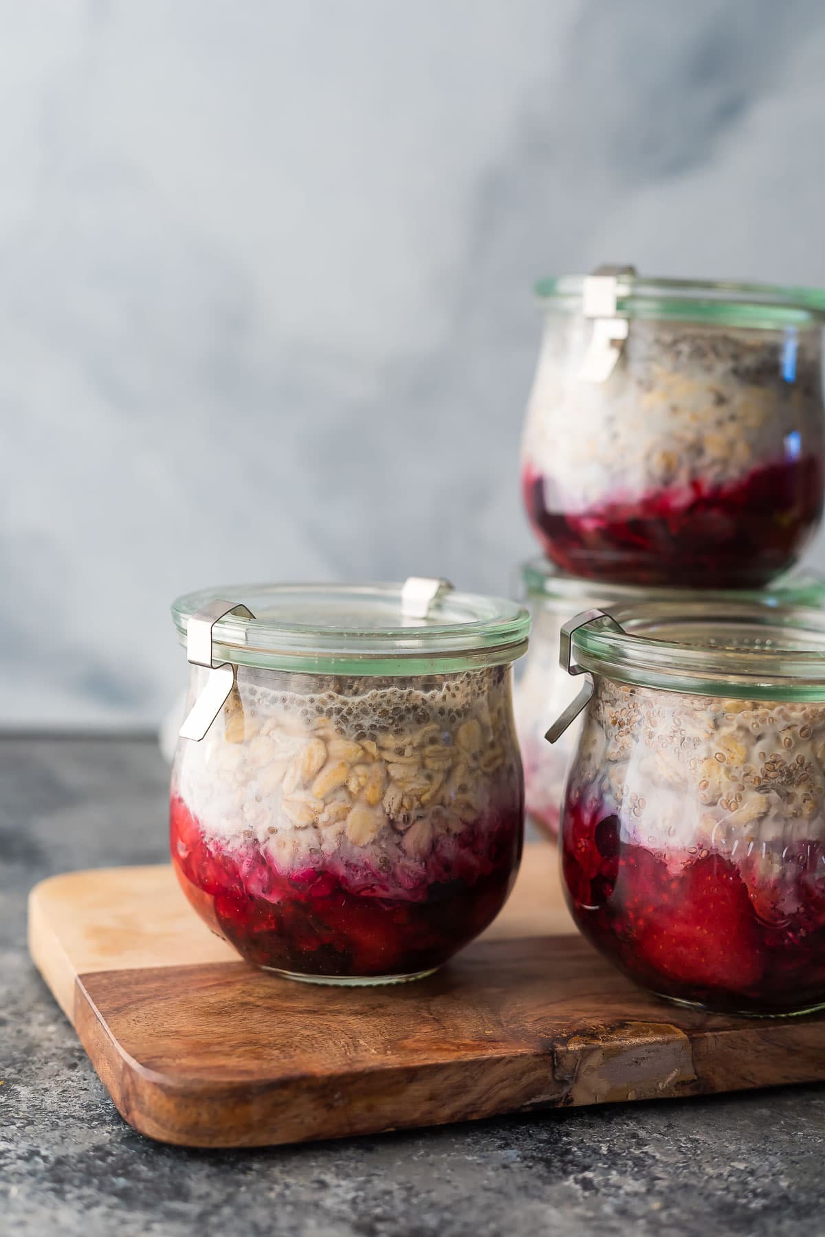 Best meal prep ideas for hot weather include overnight oats! Don't use the stove for oatmeal when the fridge can do the work.