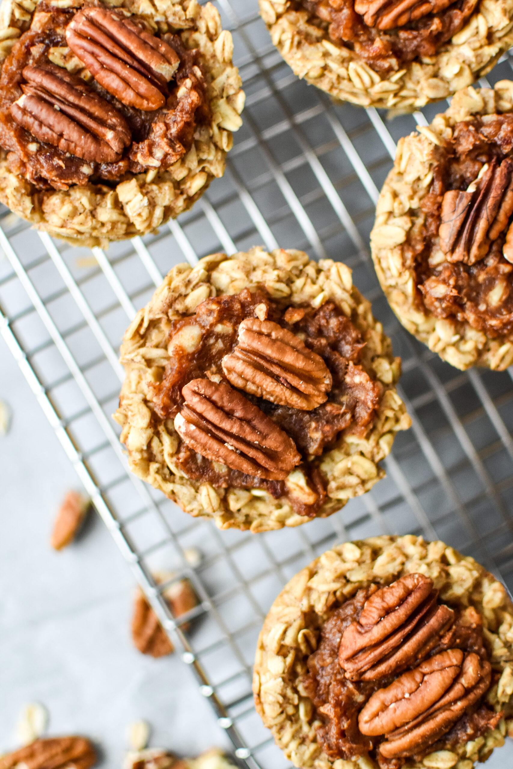 Pecan Pie Stuffed Oatmeal Breakfast Cups