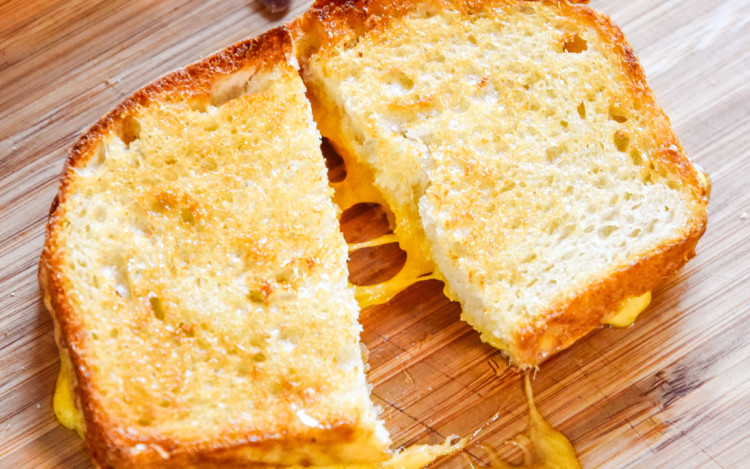 air fryer grilled cheese sandwich with melty cheese