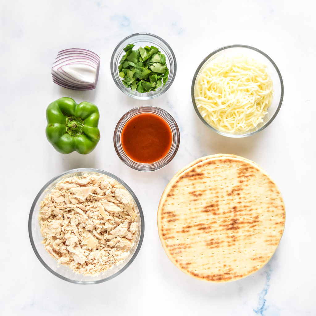 ingredients required to make barbecue chicken flatbread pizzas.